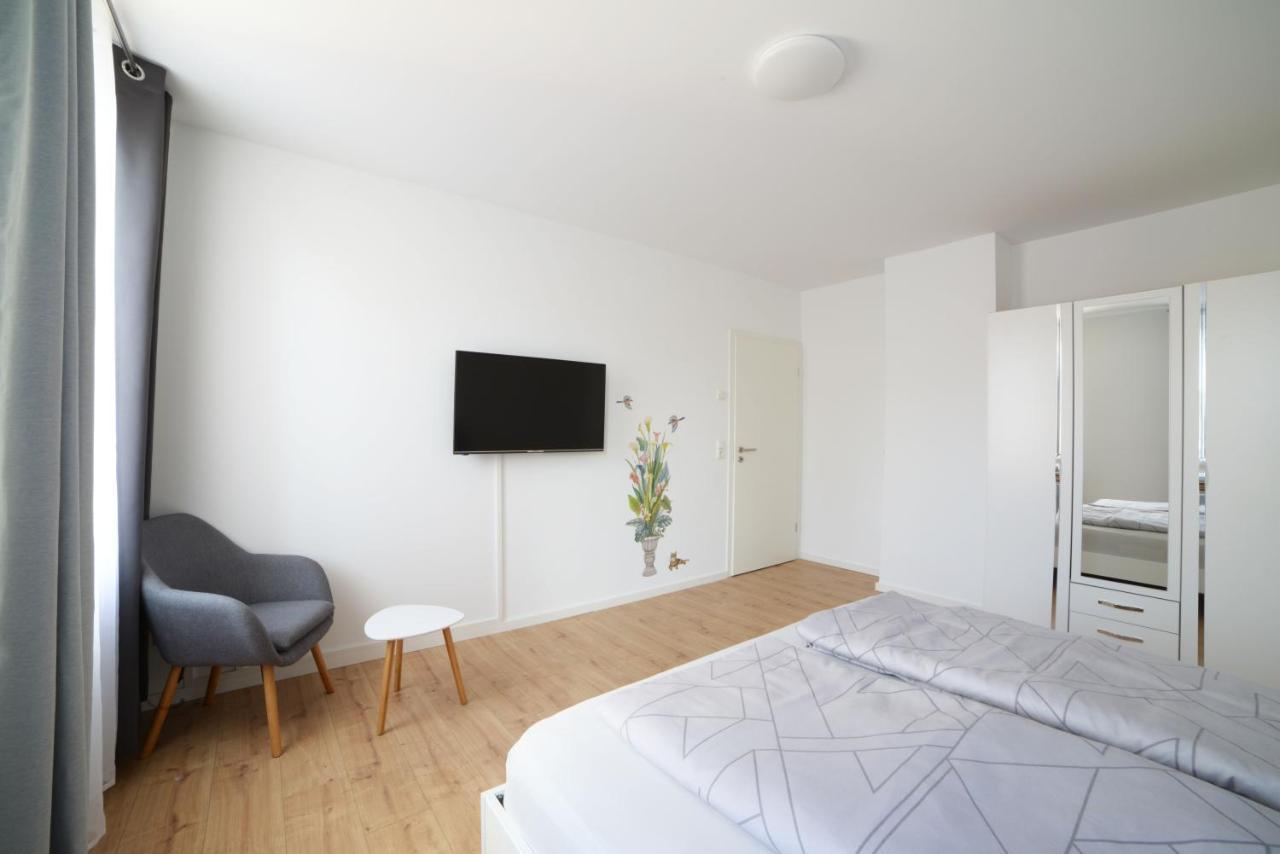 Schoene Ferienwohnung 78M2, 3 Schlafzimmer, 2 Baeder, Zentrumnah, 1Og Erfurt Eksteriør billede