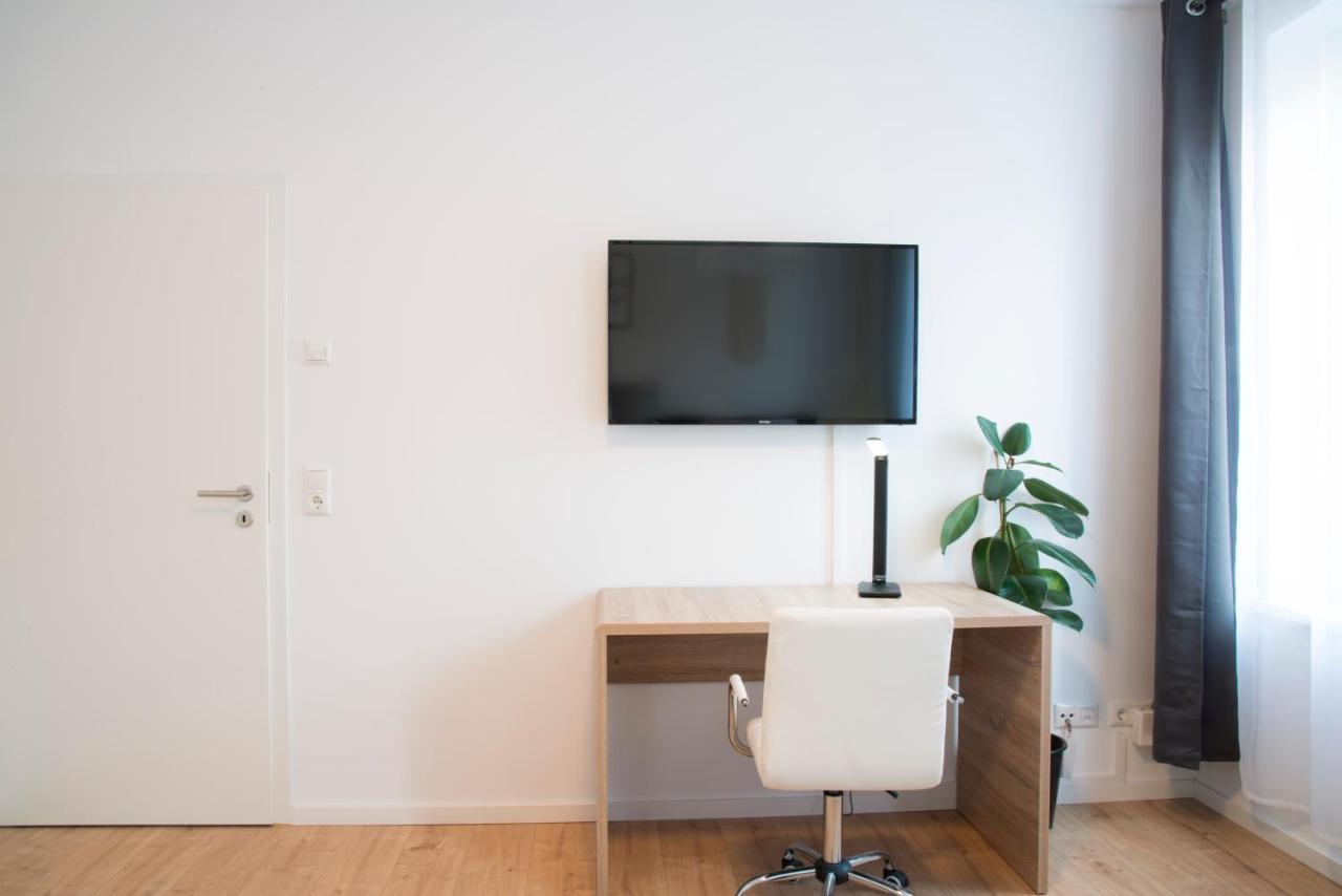 Schoene Ferienwohnung 78M2, 3 Schlafzimmer, 2 Baeder, Zentrumnah, 1Og Erfurt Eksteriør billede
