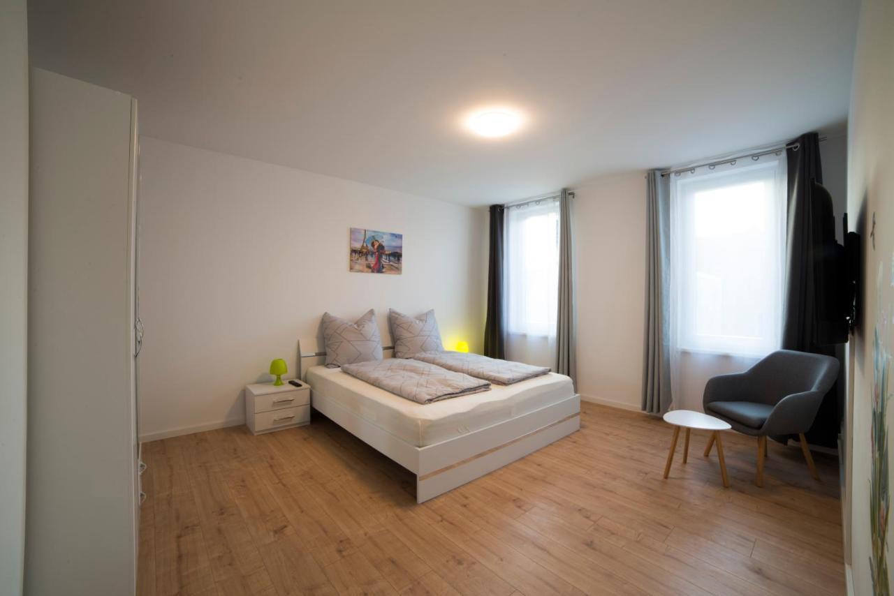 Schoene Ferienwohnung 78M2, 3 Schlafzimmer, 2 Baeder, Zentrumnah, 1Og Erfurt Eksteriør billede