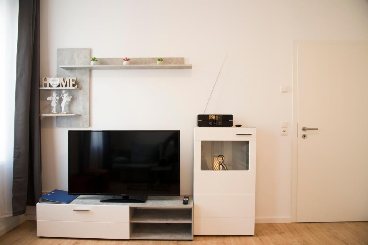 Schoene Ferienwohnung 78M2, 3 Schlafzimmer, 2 Baeder, Zentrumnah, 1Og Erfurt Eksteriør billede