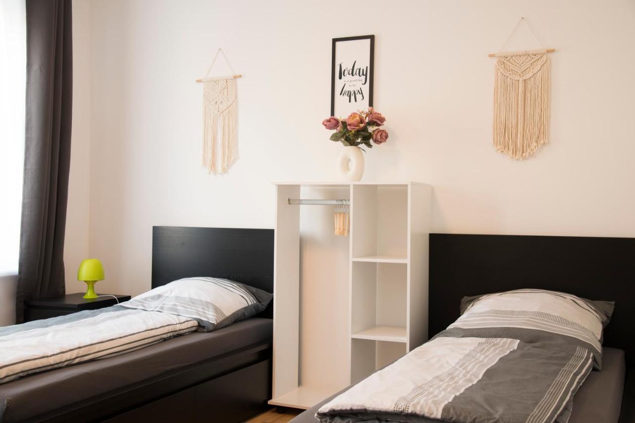 Schoene Ferienwohnung 78M2, 3 Schlafzimmer, 2 Baeder, Zentrumnah, 1Og Erfurt Eksteriør billede