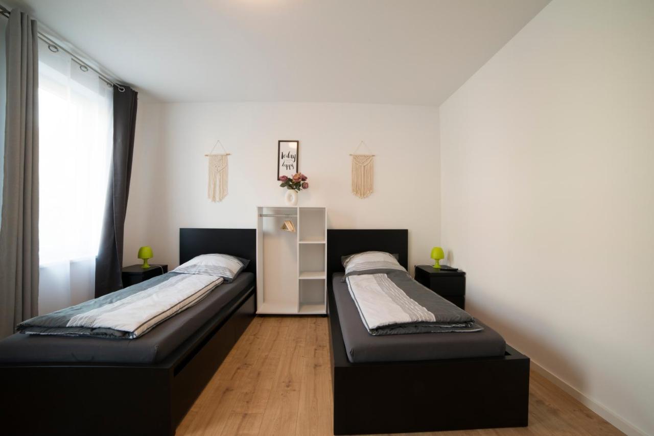 Schoene Ferienwohnung 78M2, 3 Schlafzimmer, 2 Baeder, Zentrumnah, 1Og Erfurt Eksteriør billede