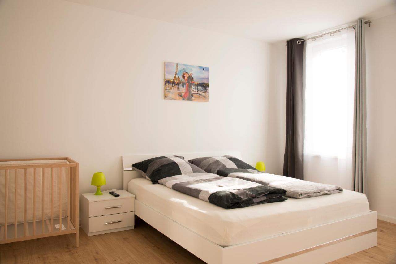Schoene Ferienwohnung 78M2, 3 Schlafzimmer, 2 Baeder, Zentrumnah, 1Og Erfurt Eksteriør billede
