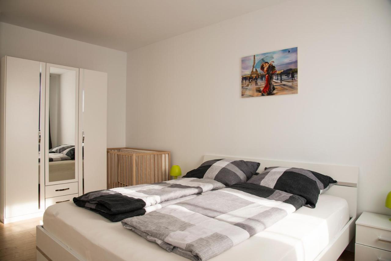 Schoene Ferienwohnung 78M2, 3 Schlafzimmer, 2 Baeder, Zentrumnah, 1Og Erfurt Eksteriør billede