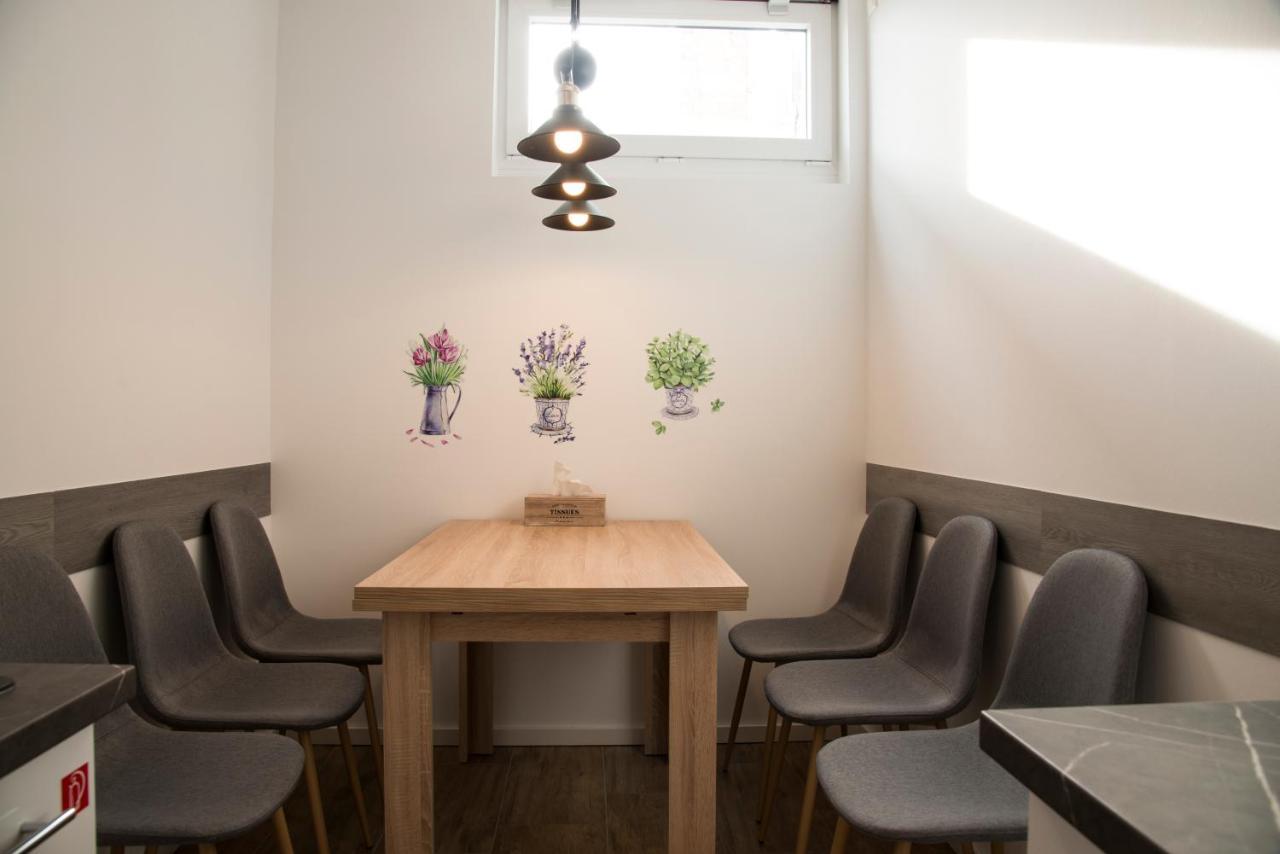 Schoene Ferienwohnung 78M2, 3 Schlafzimmer, 2 Baeder, Zentrumnah, 1Og Erfurt Eksteriør billede