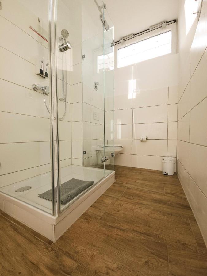 Schoene Ferienwohnung 78M2, 3 Schlafzimmer, 2 Baeder, Zentrumnah, 1Og Erfurt Eksteriør billede