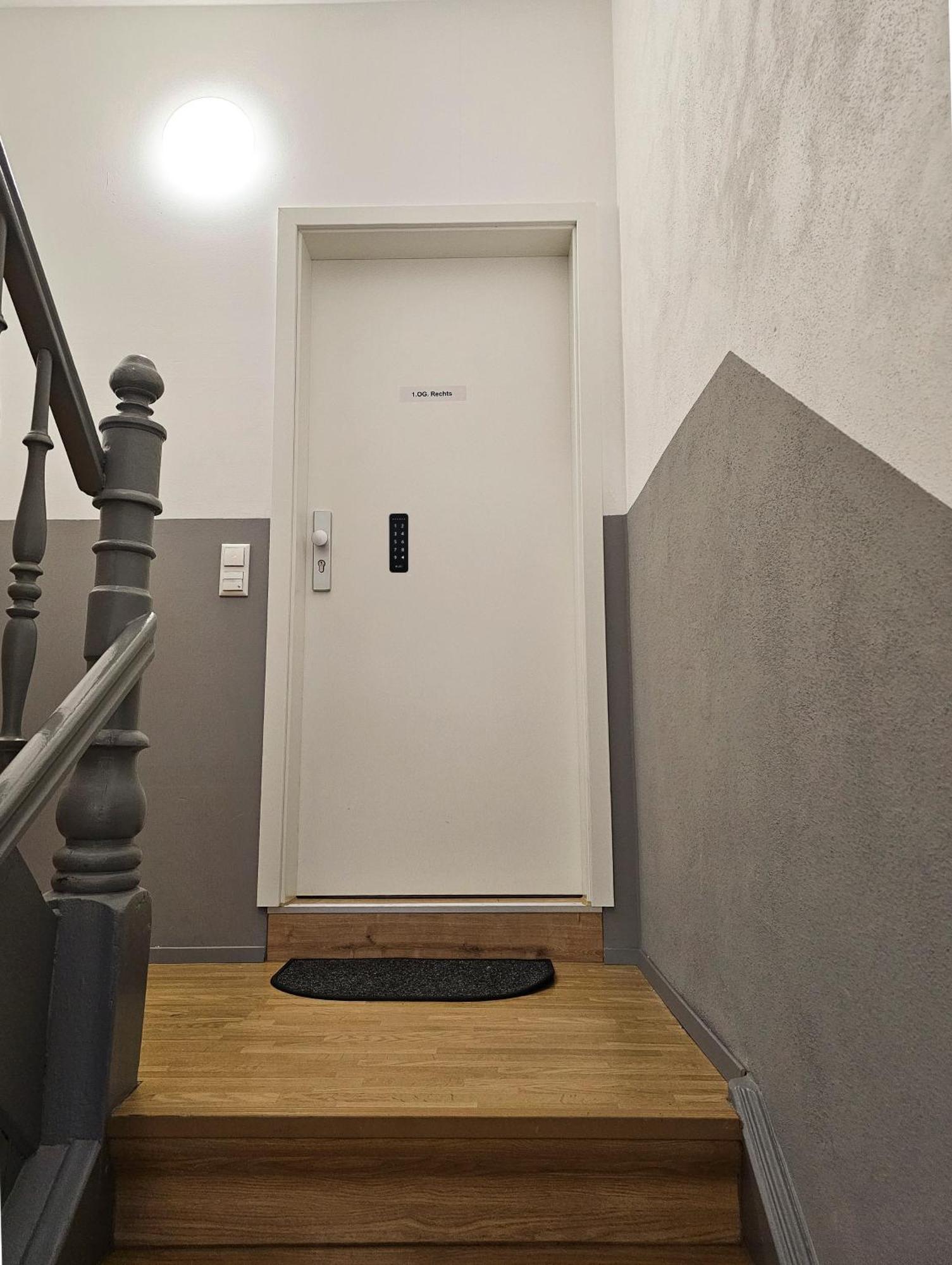 Schoene Ferienwohnung 78M2, 3 Schlafzimmer, 2 Baeder, Zentrumnah, 1Og Erfurt Eksteriør billede